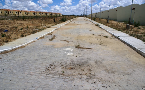 conjunto habitacional em coite - foto-Raimundo Mascarenhas