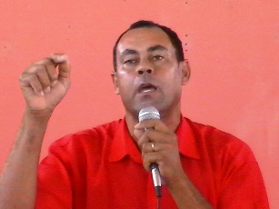 Pelo PT Zé Hamilton foi candidato a vice em Santaluz.
