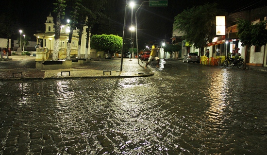 chuva em coite - sexta-feira 2 de novembro - foto- raimundo mascarenhas - CN.2