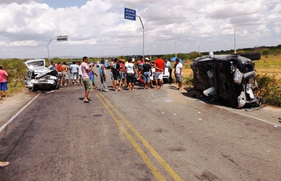 No trecho foi colocado redutores de velocidade por conta da quantidade de acidentes com mortes, mas não tem resolvido.