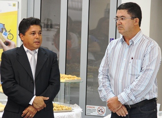 Joir (E) ao lado de Ubaldo