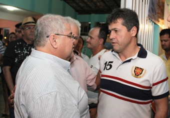 Alex eleito pelo PMDB não seguiu a tendencia de oposição como fez o partido.