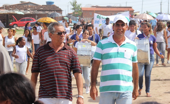 manifestação em prol do açude de são domingos - foto- raimundo mascarenhas Domingos Nafitel e Flávio em passeata
