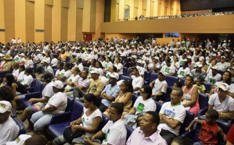 Milhares de agricultores foram convidados à participar do ato.