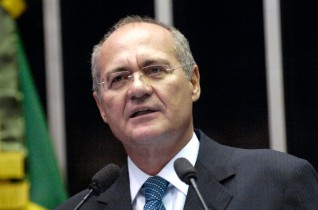 Renan foi um dos alvos da manifestação de domingo em várias cidades do Brasil