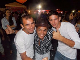 Vítimas posam para foto algumas horas antes do acidente, durante festa em Jacobina.