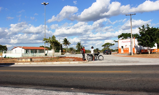 Acesso a Lamarão via BR 116. Apenas 12 km para a sede do Município.