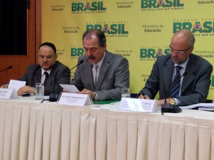 O ministro da Educação, Aloizio Mercadante divulgou o resultado do Enade (Foto: Luciana Amaral/G1)