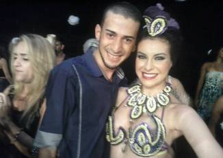 Lucas ao lado da libanesa Esmeralda no Congess Baladi realizado no mês de outubro em Salvador