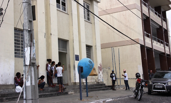 Correios hastes tortas e esquecidas
