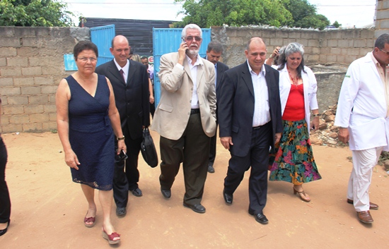 Fátima, assessor do ministro, Jorge Solla, ministro, e o casal de médicos