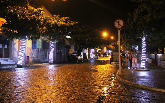 Rua que liga centro a Praça da Seresta em Valente