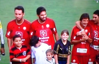 Wallace jogou os 90 minutos e inicio fazendo dupla de zaga com seu treinador Jaime de Almeida