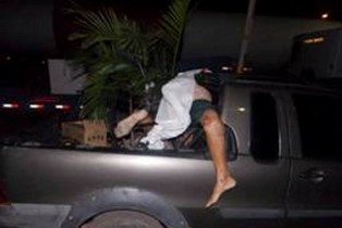 Vítima foi projetada sobre a carroceria do carro.