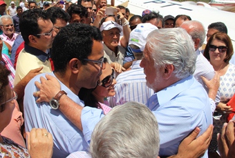 Prefeito Silva Neto recepciona o governador em Uauá.
