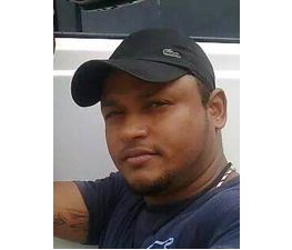 Binho tentou fugir do assassino mais foi alcançado e golpeado na coxa.