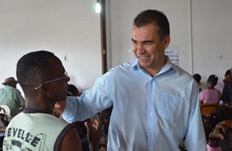 Prefeito Assis satisfeito pela conquista dos agricultores.