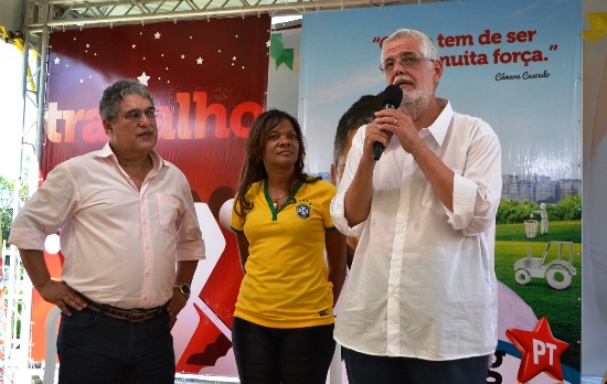 Jorge Solla ex-secretário de Saúde ao lado de Rilza e deputado Rosemberg