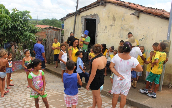 juci visita sua mãe em capela do alto alegre - 2