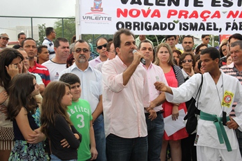 Fábio Mota se emocionou ao revelar seu amor por Valente e ter contribuído para tornar a cidade entre uma das melhores em urbanização da Bahia.