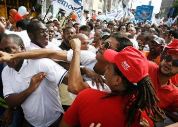 Aliados do governo e da oposição trocam socos no 2 de Julho