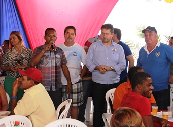 Vereador Beto do Ônibus desejou boas vindas aos candidatos e pediu emprenho pata melhor a qualidade de vida de Retirolândia.