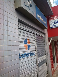 O estabelecimento foi fechado após o assalto.