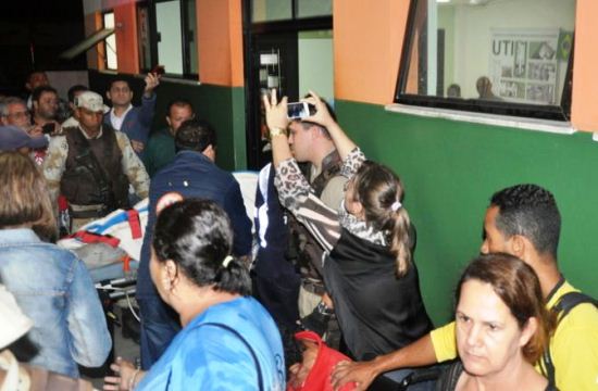 O líder político foi baleado por volta das 19h e morreu no fim da noite.