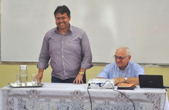 Alex que é católico praticante disse que o apoio da igreja é muito importante para sua caminhada tanto no âmbito político e de modo especial pelo espiritual.