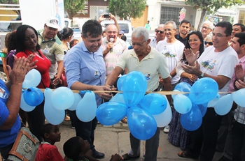 O ato de inauguração aconteceu no fim da manhã de sábado.