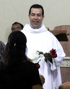 Padre Charles recebeu muitas homenagens.