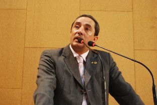 Yulo Oiticica (PT)
