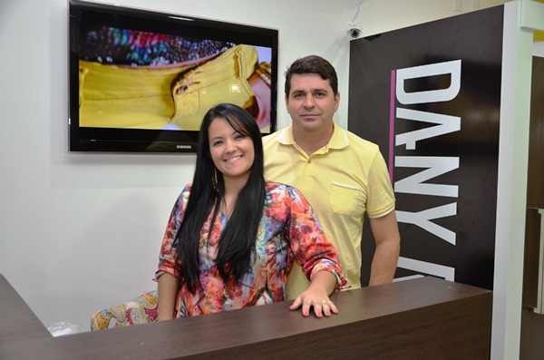 Dany Rosa e seu esposo Tony Carneiro empresário do ramo de alumínio.