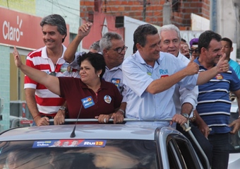 Na passagem da Caravana de Rui por São Domingos.