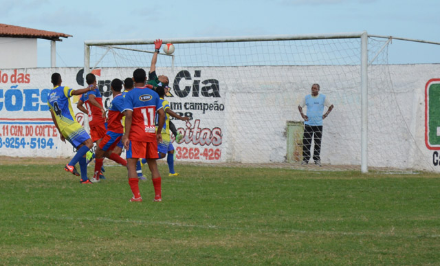 Lance do gol de Elvis