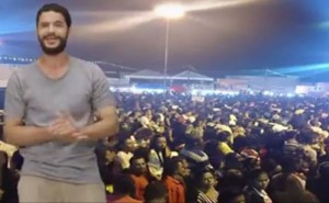 Público usado na publicação não se referia ao presente em Araci durante comício.