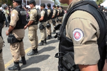 Retirada de arma e droga de circulação e menos assassinatos resulta é bonus para os militares da Bahia.