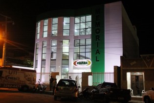 Corpo de Haroldo sendo velado neste memorial. O corpo de Peu na residencia da família.