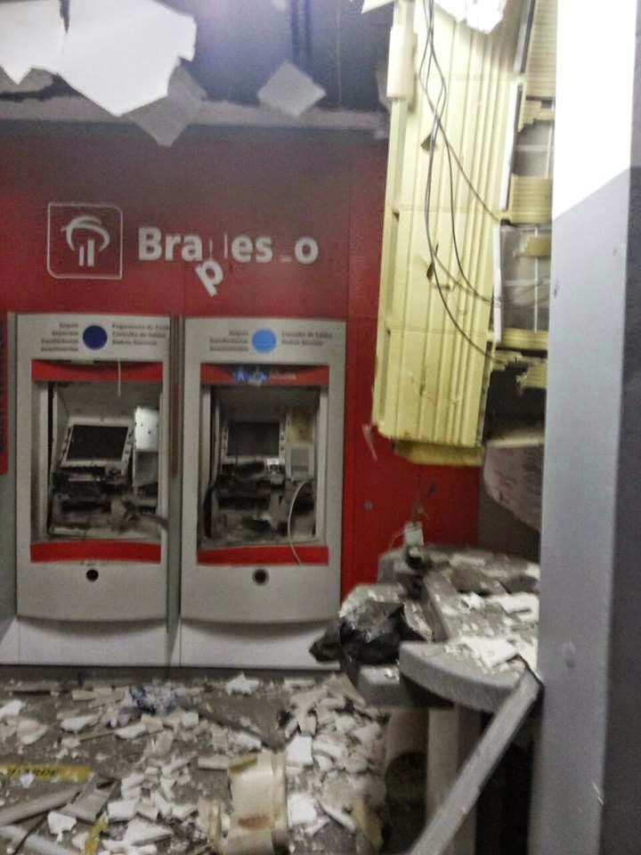 Explosão aconteceu por volta das 02h.