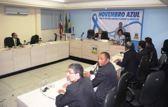 No lado esquerdo deveriam estar os vereadores de sitiação.