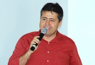 Alex tem participado ativamente dos movimentos católicos da Diocese de Serrinha.