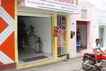 Farmácia ao lado do Bradesco faz pagamento na medida que é feito algum depósito ou pagamento de titulo.