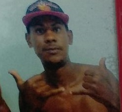 Marcos seria um dos três ameaçados por Nena, e que foi junto com o menor e Flávio executar o pedreiro.