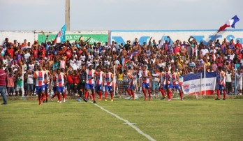 Noel presenteou a torcida por quatro vezes.