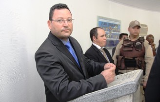 Fabrício teria renunciado o mandato cuja carta foi lida pelo presidente no dia da eleição da Câmara.Seu voto seria decisivo a favor da oposição.