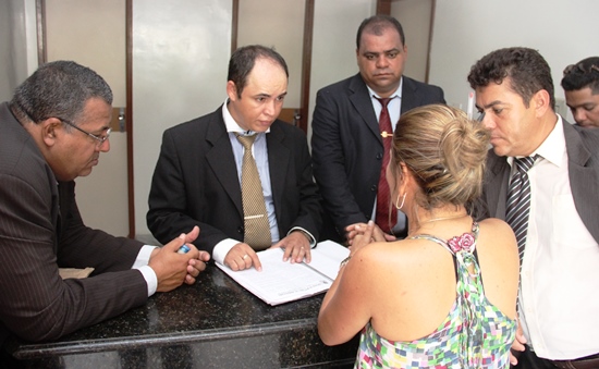 Vereador Cirilo (E), Júnior, Newiton e Dió garantem que ainda não está definida a eleição a favor da situação.