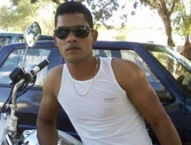 jovem tiro