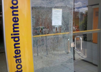 Quadrilha assalta agência bancária em Iramaia após saída de carro-forte