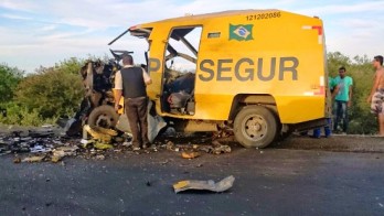 Bandidos não tem encontrado dificuldade para destruir os "carros fortes"