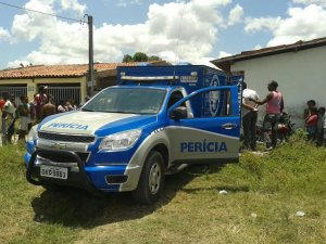 Mulher é suspeita de matar companheiro com pedaços de vidros